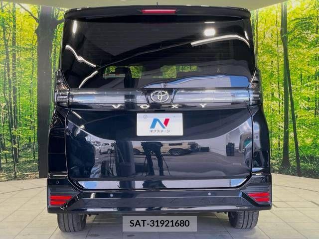 Toyota VOXY 2023-05 313602-16