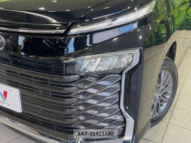 Toyota VOXY 2023-05 313602-13