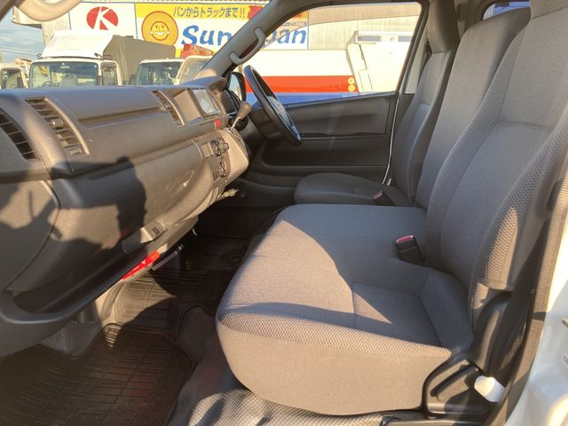 Toyota HIACE VAN 2015-05 190533-9