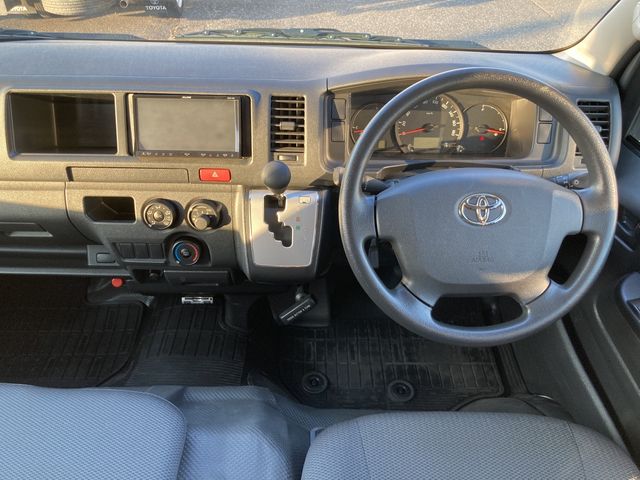 Toyota HIACE VAN 2015-05 190533-10