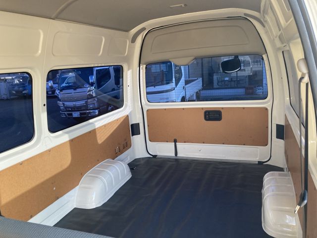 Toyota HIACE VAN 2015-05 190533-12