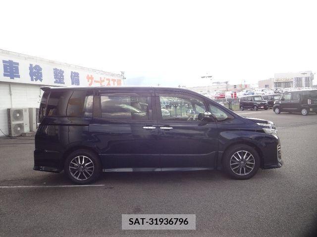 Toyota VOXY 2015-02 289026-3