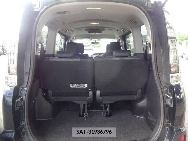 Toyota VOXY 2015-02 289026-9