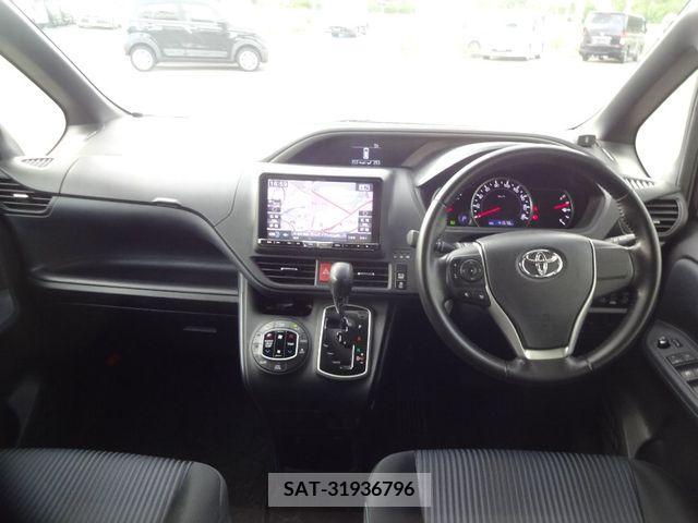 Toyota VOXY 2015-02 289026-2