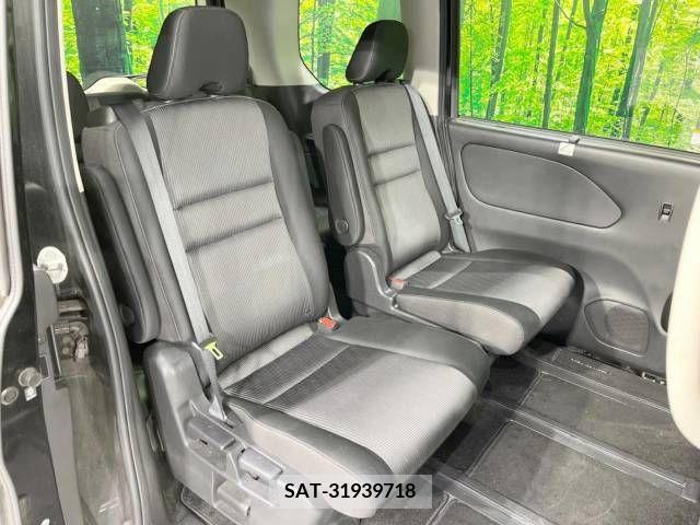 Nissan SERENA 2019-10 367678-9