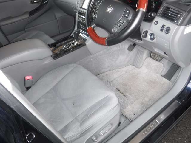 Toyota CROWN SEDAN 2004-05 4293-13