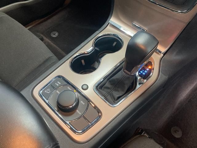 Jeep GRAND CHEROKEE 2017-09 16823-12