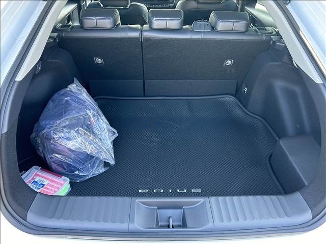 Toyota PRIUS 2023-02 192347-15