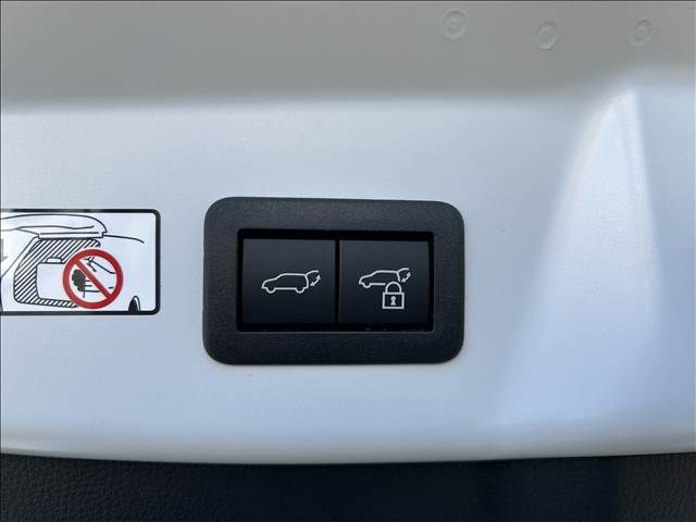 Toyota PRIUS 2023-02 192347-13