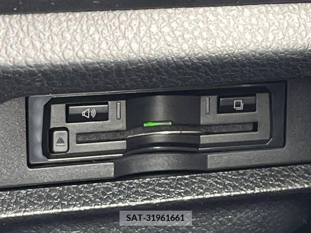 Toyota VOXY 2019-06 370345-6