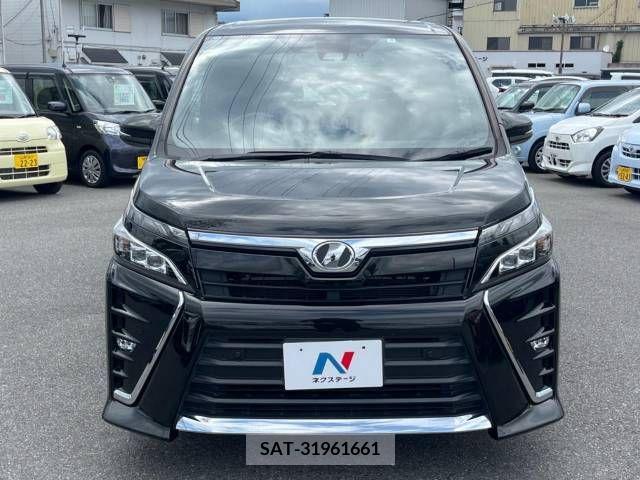 Toyota VOXY 2019-06 370345-15