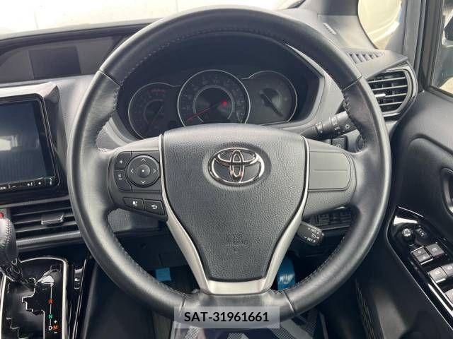 Toyota VOXY 2019-06 370345-12