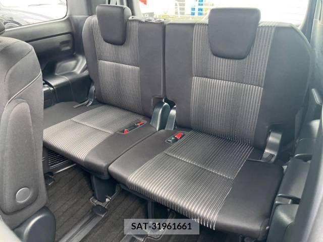 Toyota VOXY 2019-06 370345-10
