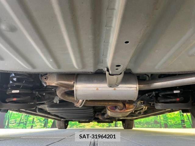 Toyota VOXY 2018-07 347668-19