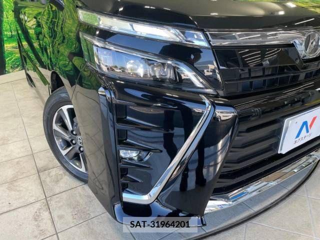 Toyota VOXY 2018-07 347668-12