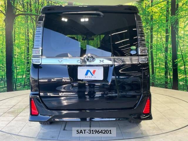 Toyota VOXY 2018-07 347668-15