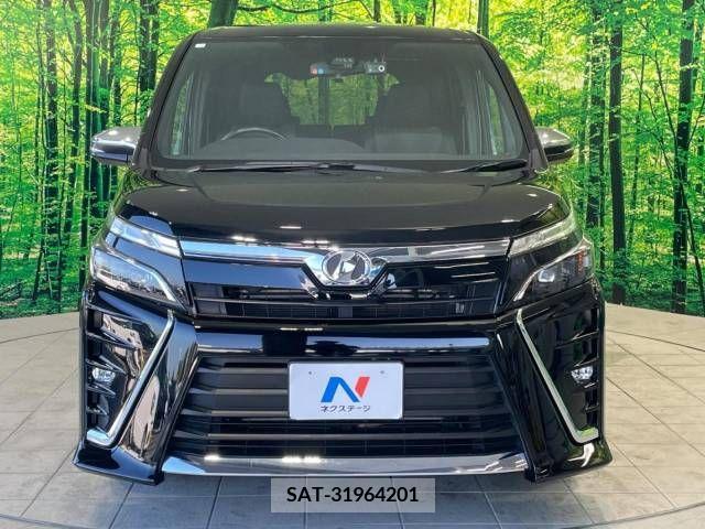 Toyota VOXY 2018-07 347668-14