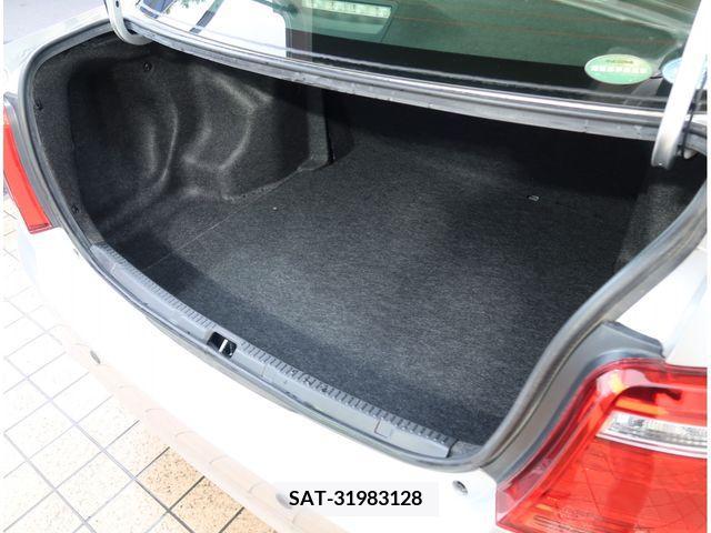 Toyota COROLLA AXIO 2017-09 390016-27