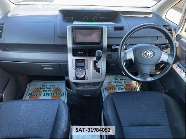 Toyota VOXY 2008-02 370282-1