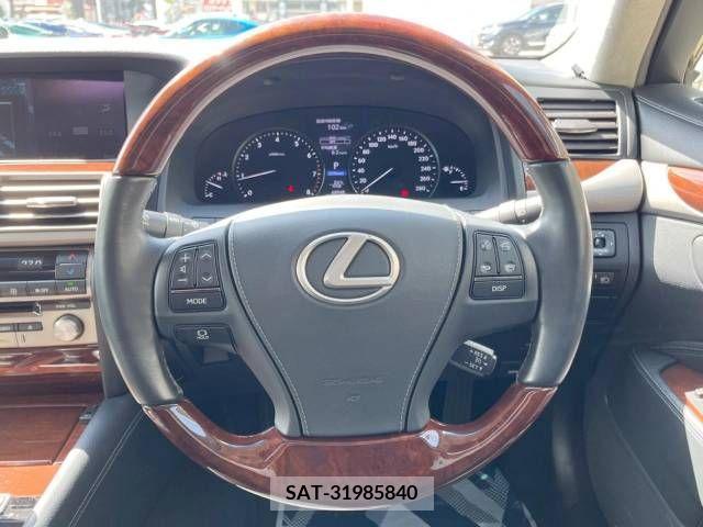 Lexus LS 2015-01 235945-11