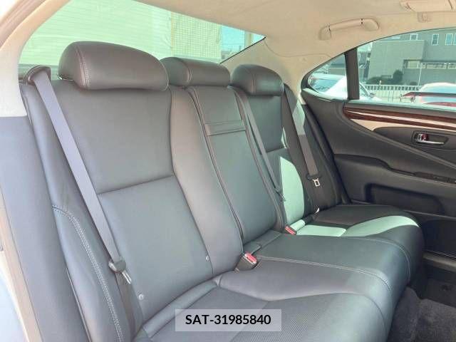 Lexus LS 2015-01 235945-9