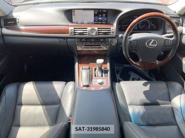Lexus LS 2015-01 235945-1