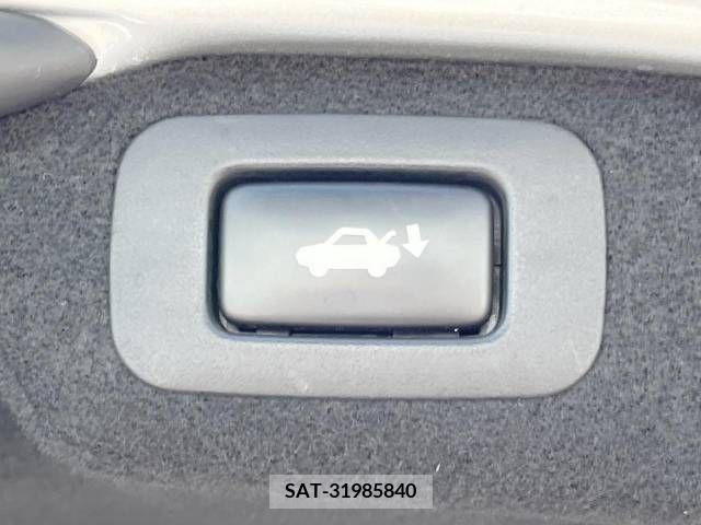 Lexus LS 2015-01 235945-3