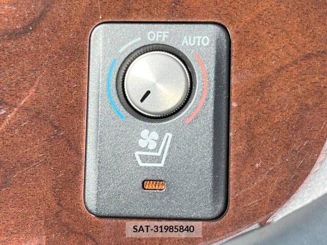 Lexus LS 2015-01 235945-6
