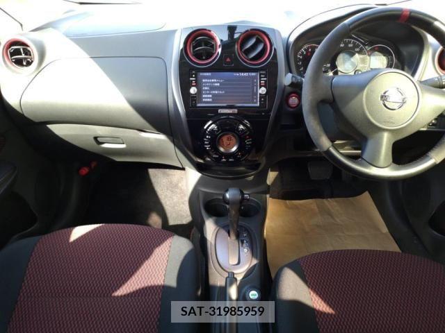 Nissan NOTE 2015-10 302388-2