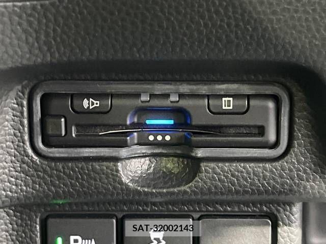 Honda N BOX CUSTOM 2021-02 225213-6