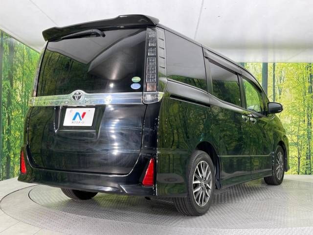 Toyota VOXY 2016-02 194876-18