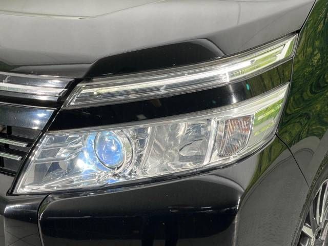 Toyota VOXY 2016-02 194876-13