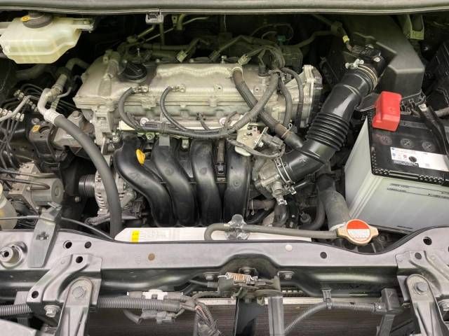 Toyota VOXY 2016-02 194876-19