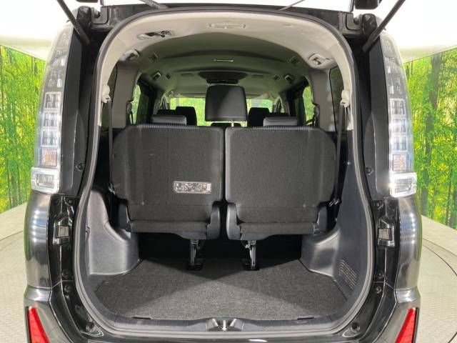 Toyota VOXY 2016-02 194876-11