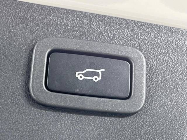 Jaguar E-PACE 2019-01 28278-10