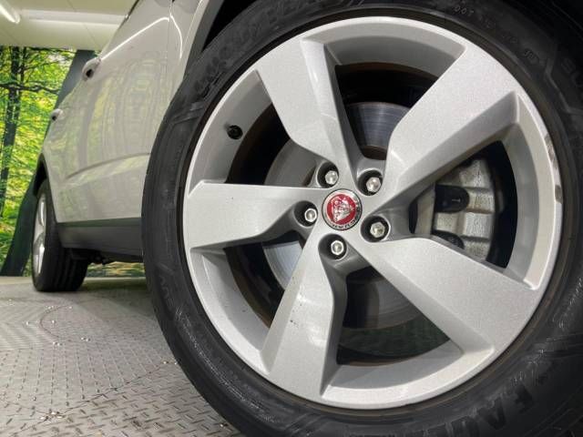 Jaguar E-PACE 2019-01 28278-12