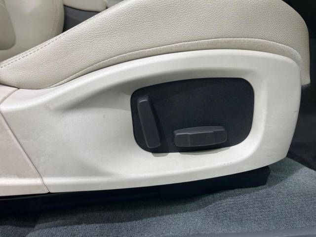 Jaguar E-PACE 2019-01 28278-8