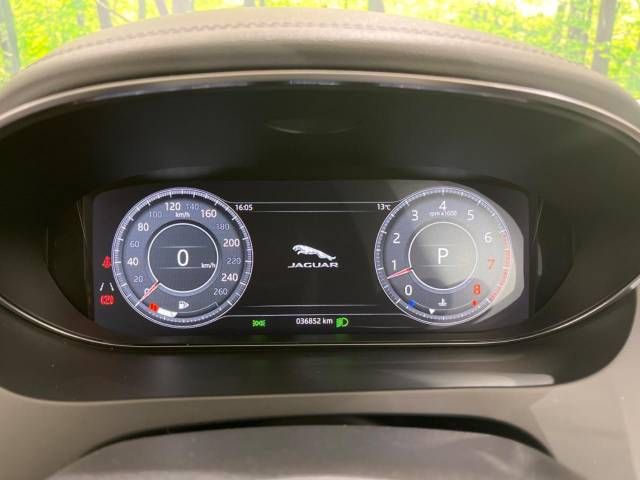 Jaguar E-PACE 2019-01 28278-4