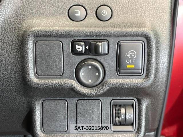 Nissan NOTE 2013-02 348146-7