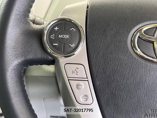 Toyota PRIUS ALPHA 2011-11 322230-6