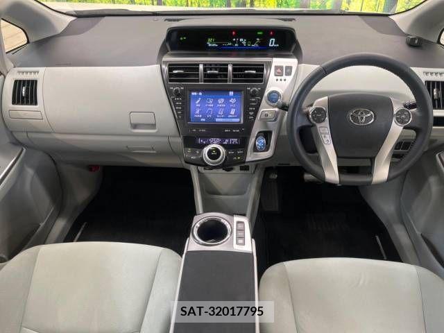 Toyota PRIUS ALPHA 2011-11 322230-1