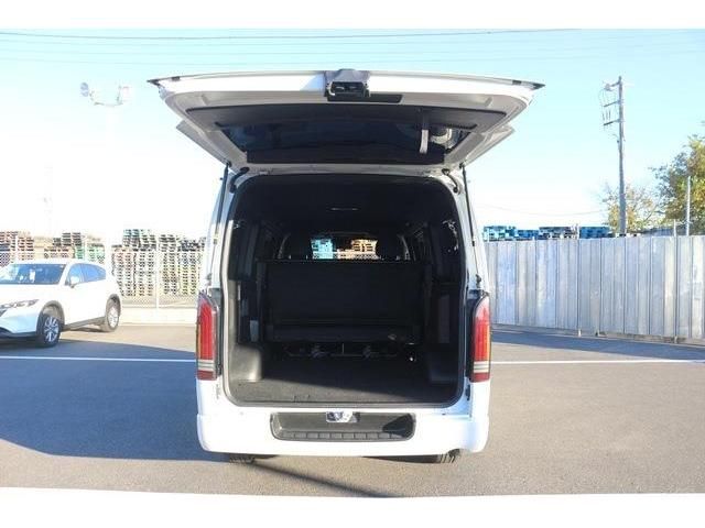 Toyota HIACE VAN 2021-11 186154-12