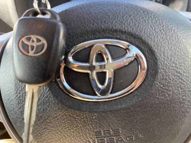 Toyota VITZ 2015-09 17683-6