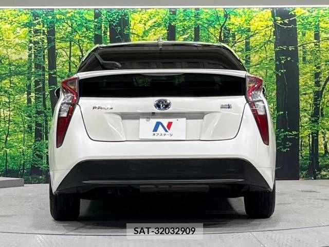 Toyota PRIUS 2016-05 281924-15