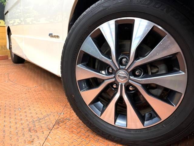 Nissan SERENA 2017-04 187849-14