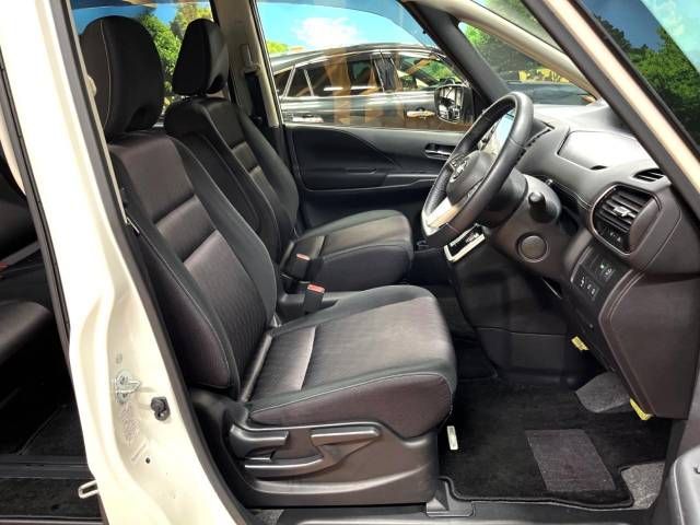 Nissan SERENA 2017-04 187849-8