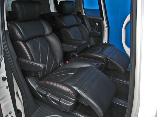 Nissan ELGRAND 2017-06 3230-26