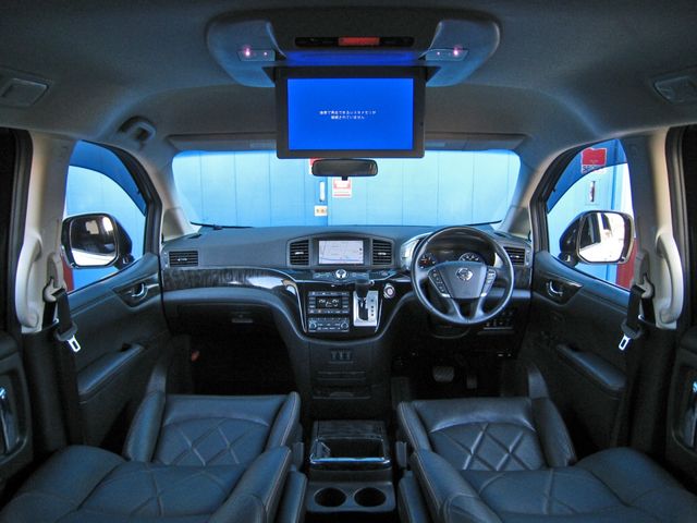 Nissan ELGRAND 2017-06 3230-14