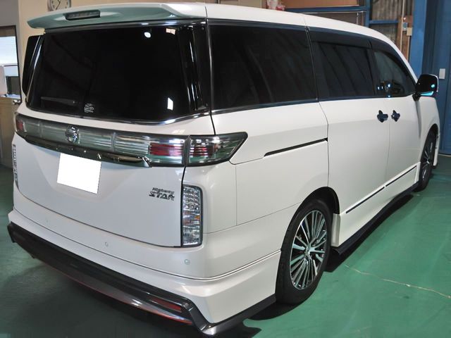 Nissan ELGRAND 2017-06 3230-3