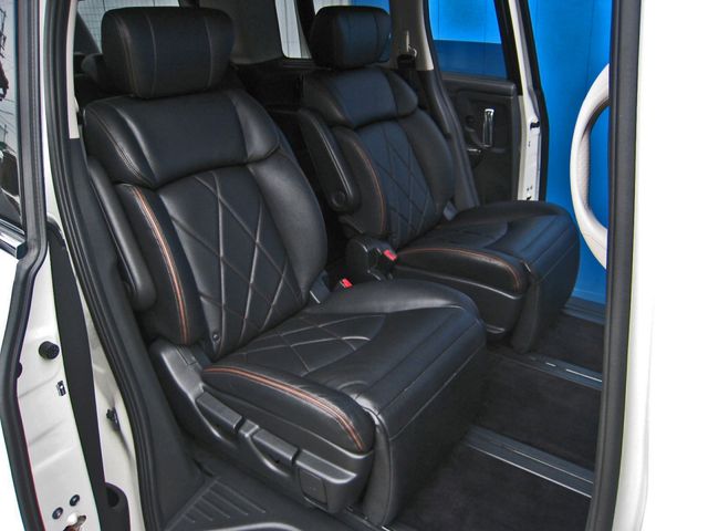 Nissan ELGRAND 2017-06 3230-25